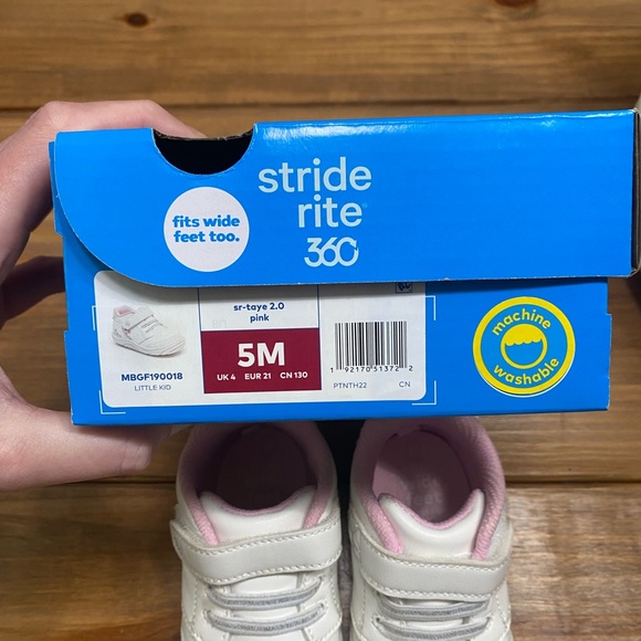 • Stride Rite Toddler Girls Sneaker • - Picture 3 of 5